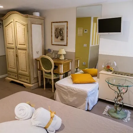 B & B San Domenico 3 Couette-café *